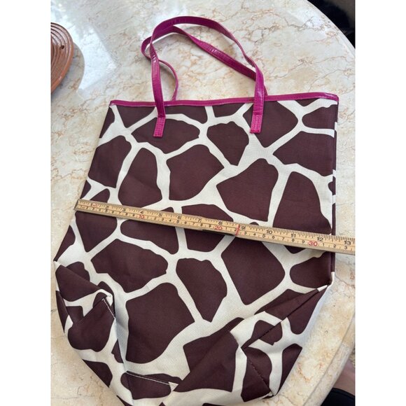 Elizabeth Arden Giraffe Print Tote Bag With Pink Handles - Picture 3 of 6